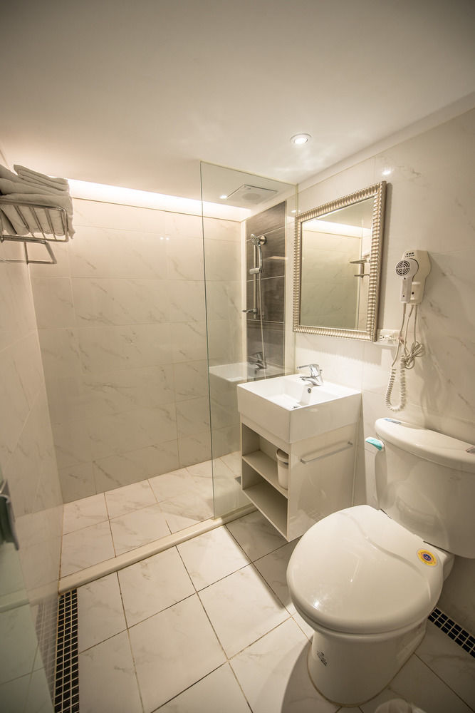 Golden Stone Hotel Kaohsiung Dış mekan fotoğraf